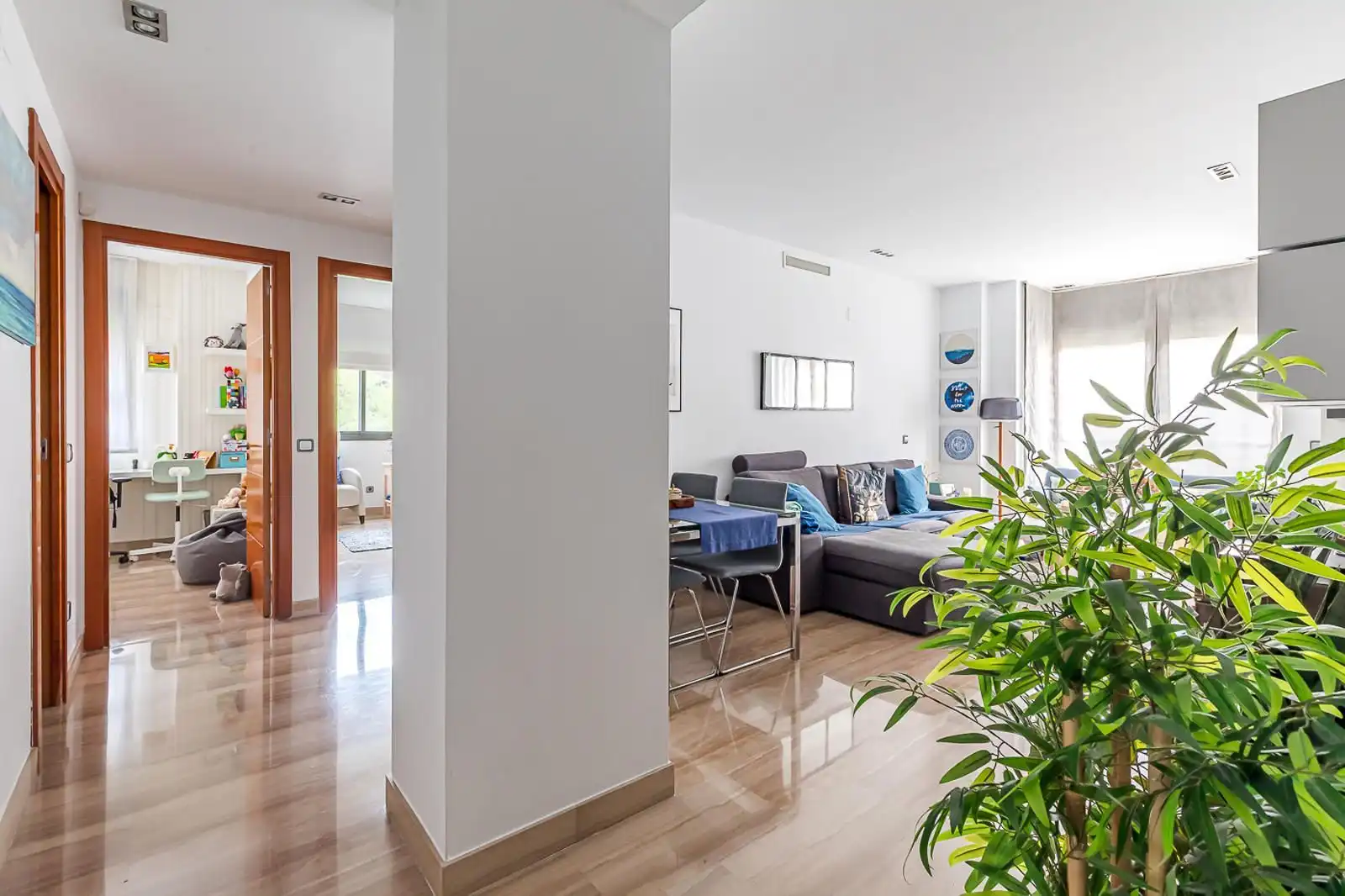 Living room of Flat for rent in Madrid  with Air Conditioner, Private garden and Swimming Pool