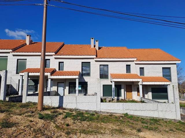 Casa adosada en Venta en Celanova