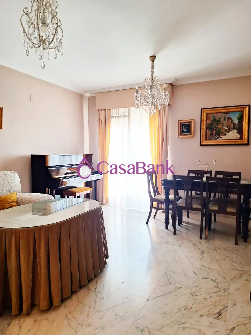 Piso con ascensor en venta en Poniente-Sur