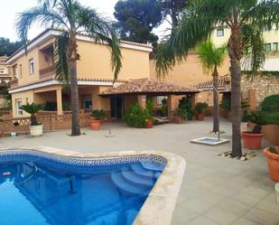 Swimming pool of House or chalet for sale in Almuñécar  with Air Conditioner, Terrace and Swimming Pool