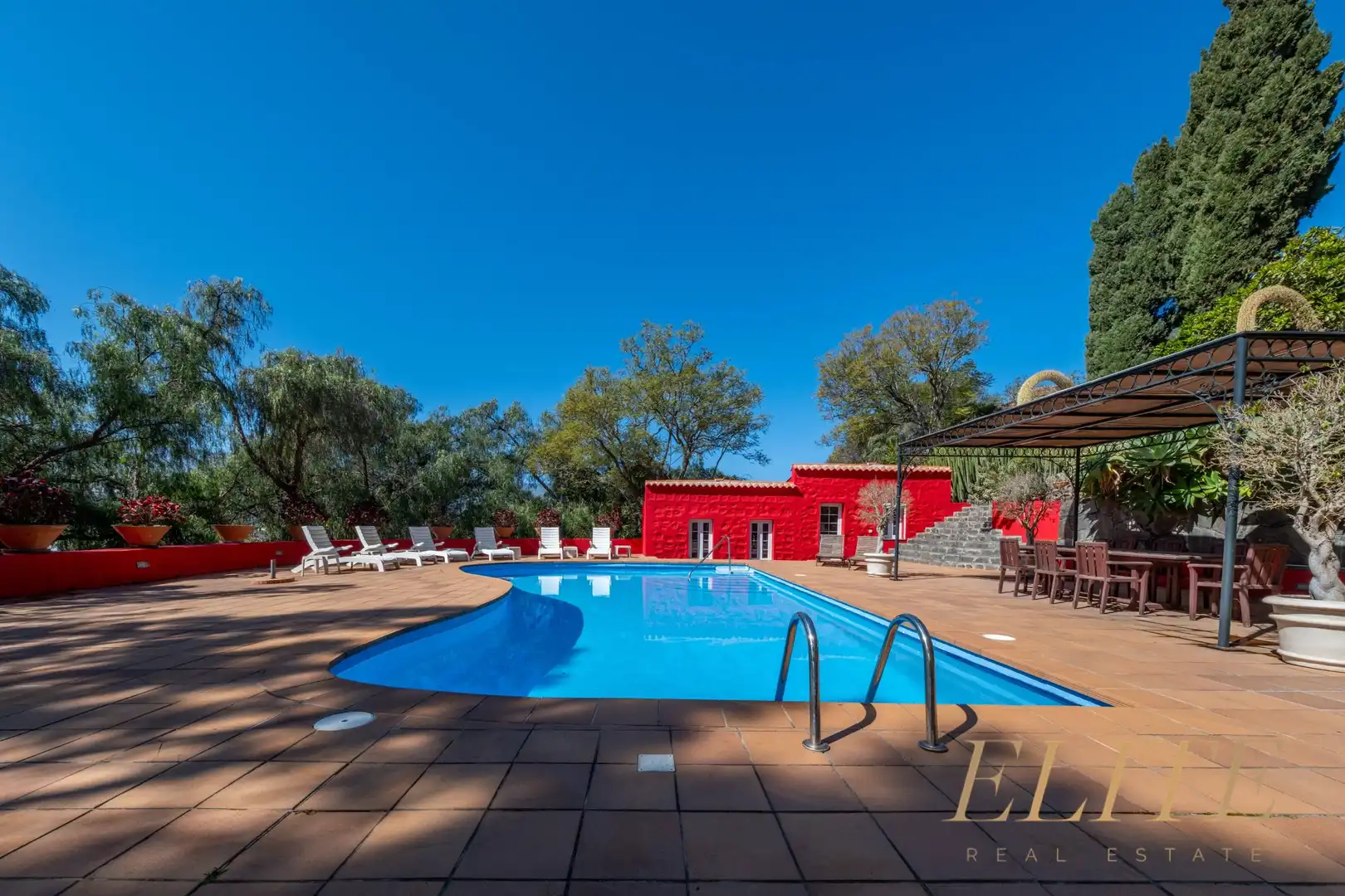 Swimming pool of Country homes for sale in Santa Brígida  with Air Conditioner, Heating and Private garden