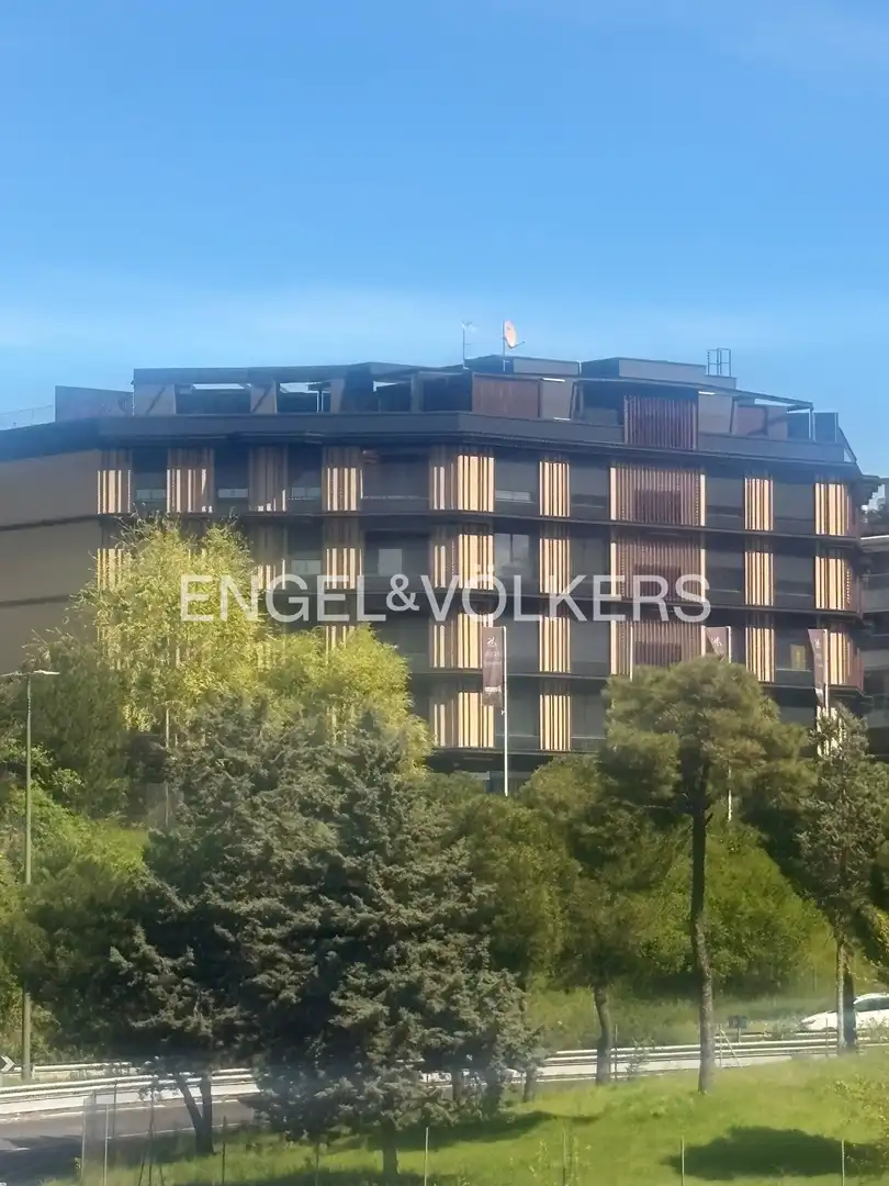 Vista exterior de Pis de lloguer en Madrid amb Aire condicionat, Calefacció i Jardí privat