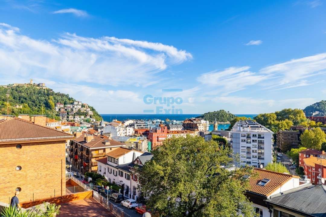 Vista exterior de Apartament en venda en Donostia - San Sebastián  amb Calefacció i Terrassa