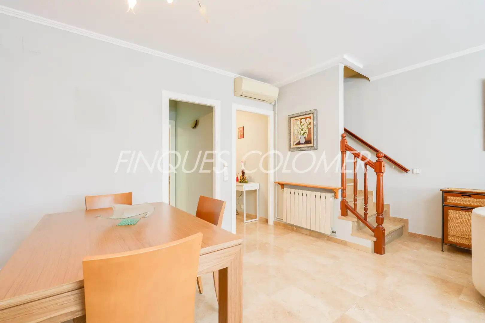 Esszimmer von Einfamilien-Reihenhaus zum Verkauf in Rubí mit Klimaanlage, Heizung und Terrasse
