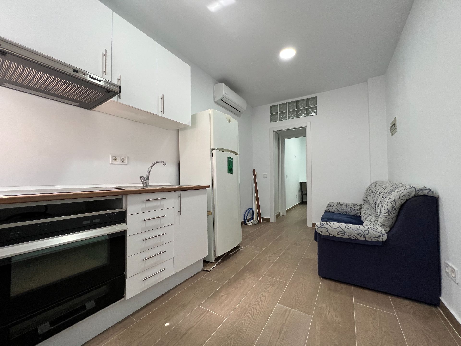 Kitchen of Premises for sale in Getafe  with Air Conditioner