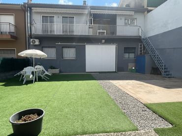 Villa avec balcon à vendre à Olot