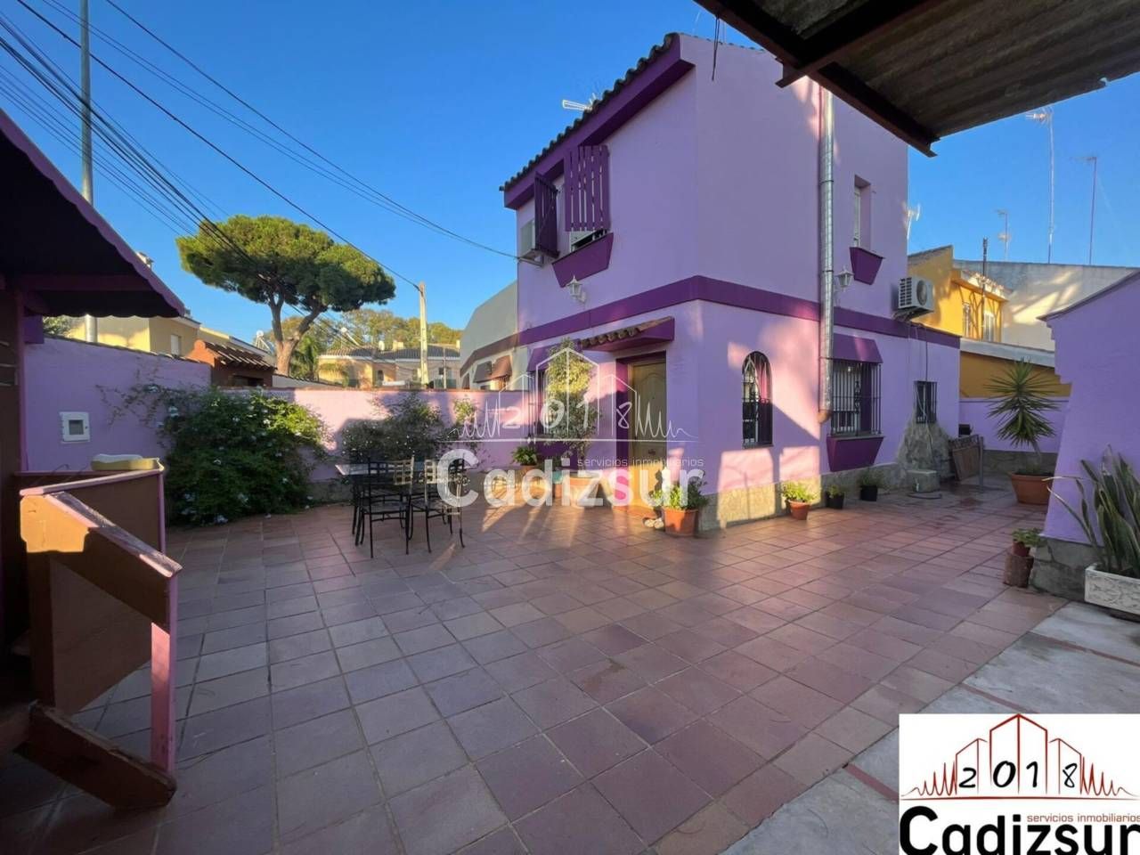 Vista exterior de Casa o xalet en venda en Puerto Real amb Aire condicionat