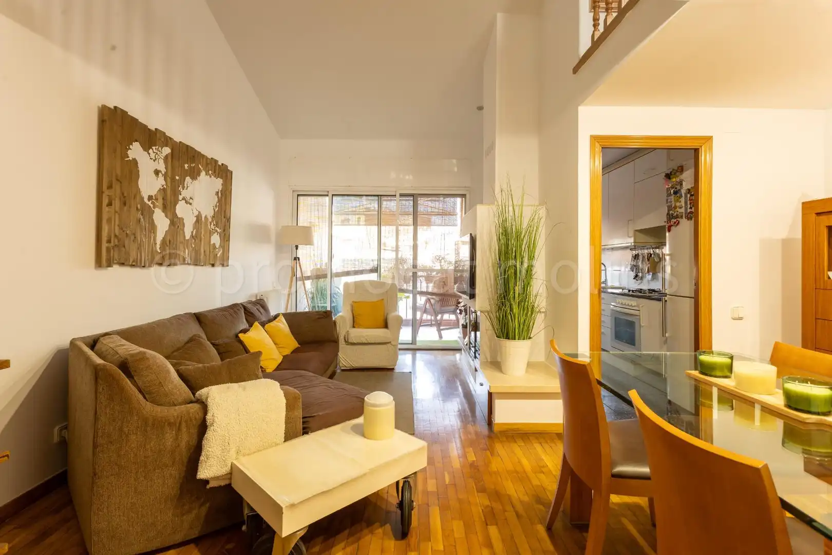 Sala de estar de Casa o chalet en venta en Molins de Rei con Aire acondicionado, Calefacción y Jardín privado