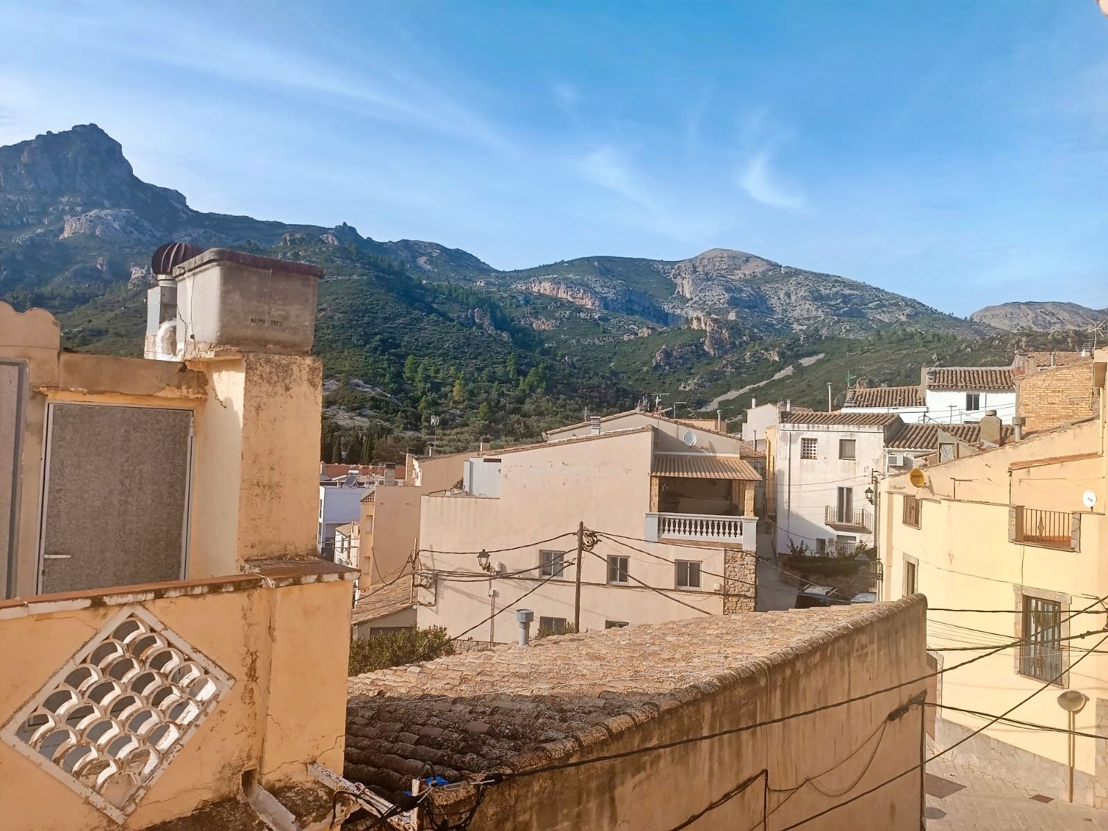 Vista exterior de Casa o chalet en venta en Alfara de Carles con Balcón