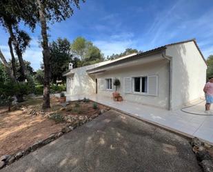 Vista exterior de Casa o xalet de lloguer en Sa Pobla amb Aire condicionat i Terrassa