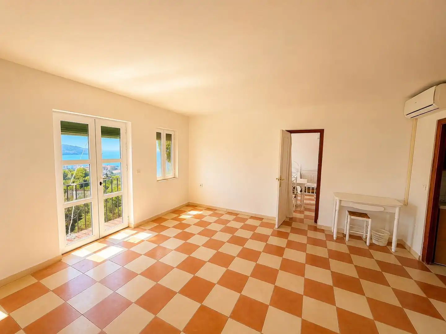 Houses for sale in Almuñécar  with Air Conditioner, Heating and Private garden