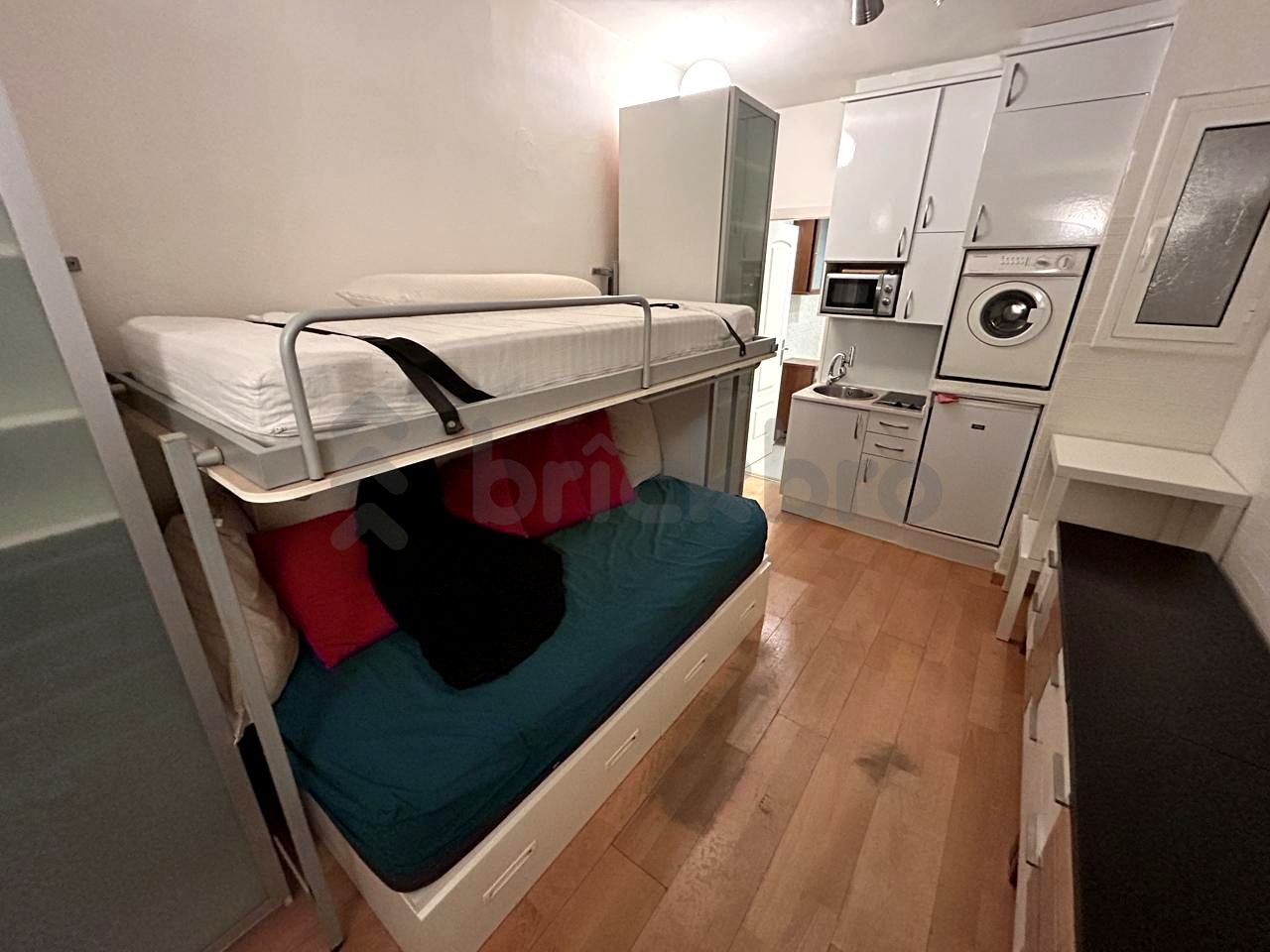 Habitación de Estudio en venta en  Barcelona Capital con Aire acondicionado