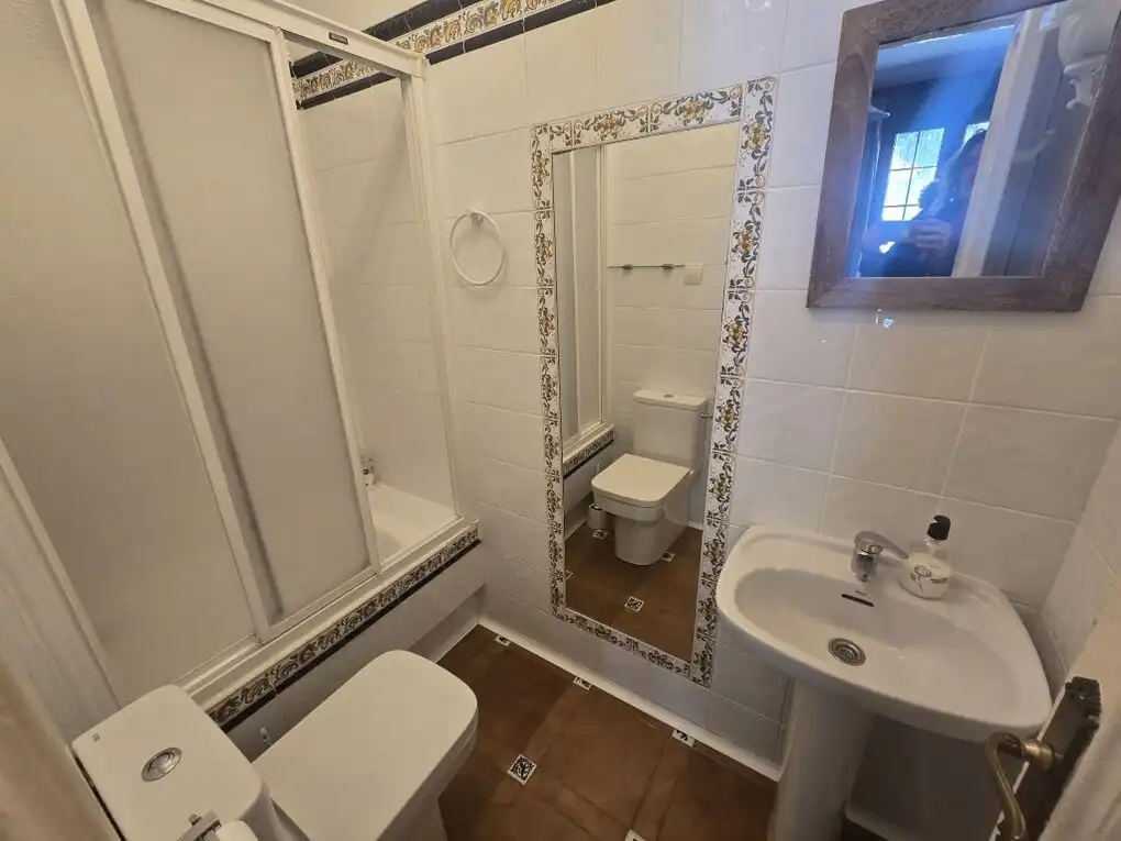 Bathroom of Flat for rent in Donostia - San Sebastián   with Heating and Balcony