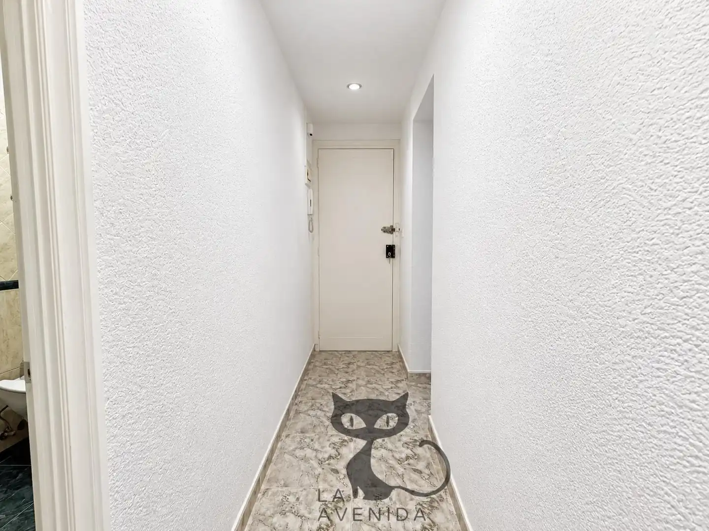 Ground floor for sale in Alfafar  with Air Conditioner and Alarm