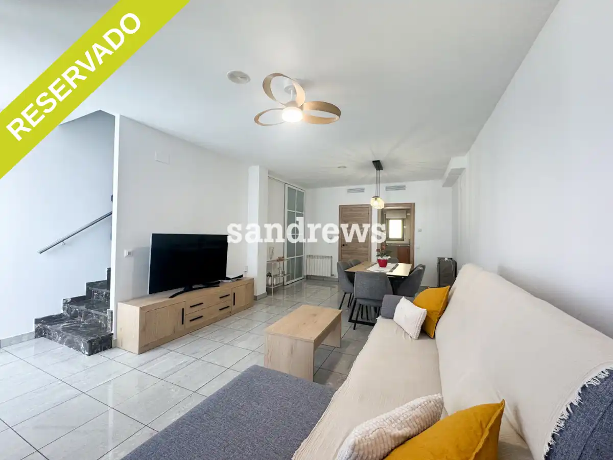 Sala de estar de Casa adosada en venta en Vilamalla con Calefacción