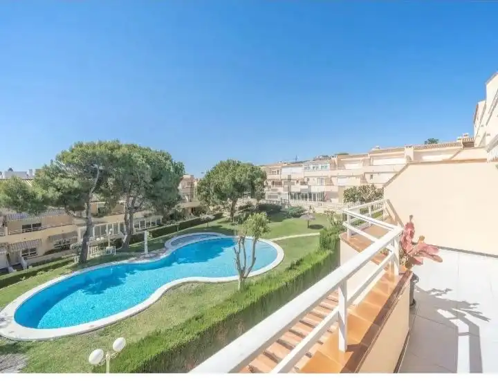 Jardín de Casa adosada en venta en Alicante / Alacant con Aire acondicionado, Calefacción y Jardín privado