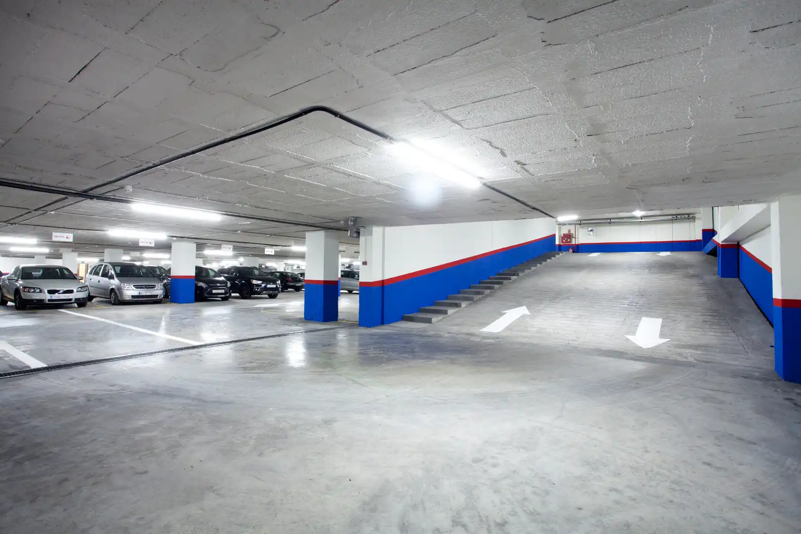 Individual with lift for sale in Carrer de la Garrotxa 6, imagen 4