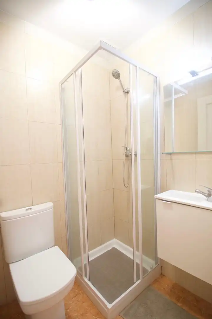 Badezimmer von Einfamilien-Reihenhaus zum Verkauf in Fuente Álamo de Murcia mit Privatgarten und Balkon