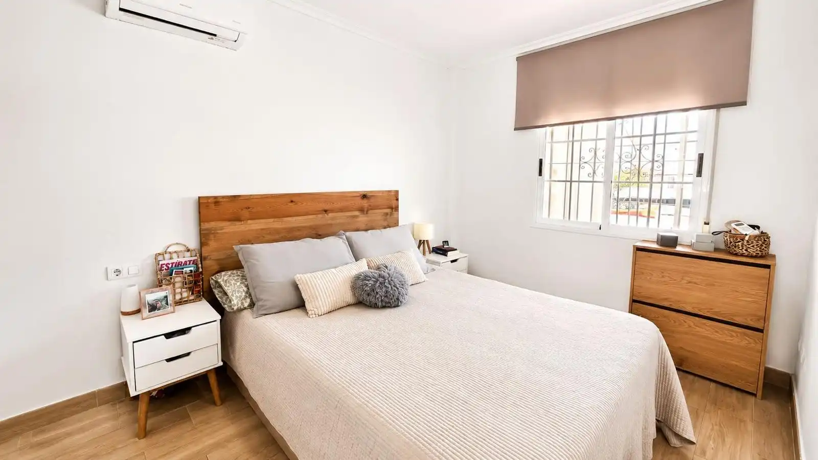 Habitación de Casa o chalet en venta en Torrevieja con Aire acondicionado, Calefacción y Parquet