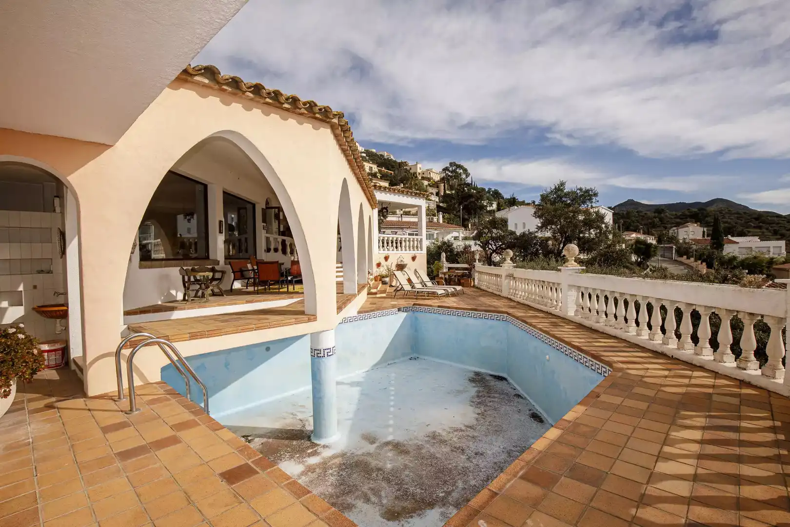 Piscina de Casa o xalet en venda en Roses amb Aire condicionat, Calefacció i Jardí privat