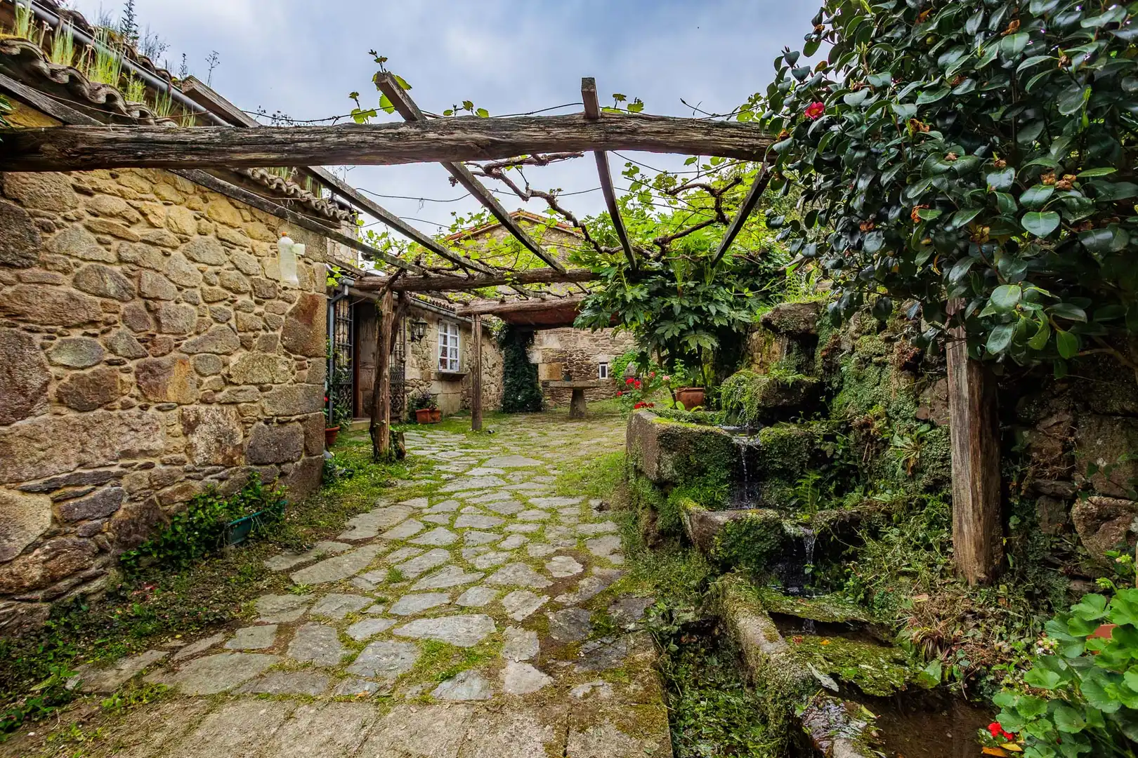 Jardí de Finca rústica en venda en Vedra amb Moblat