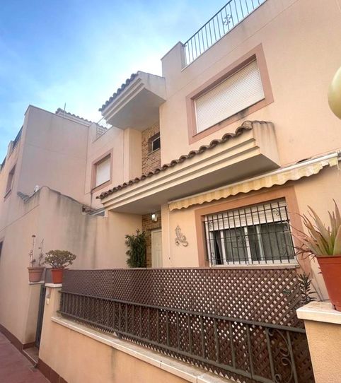 Foto 2 de Casa adosada en venta en Monasterio de Sigena, San Javier ciudad, San Javier