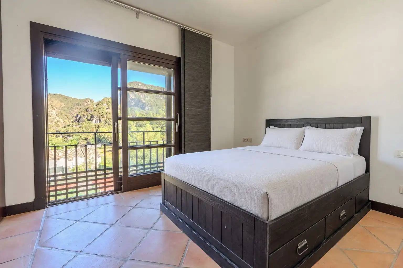 Apartments for rent in Benahavís pueblo