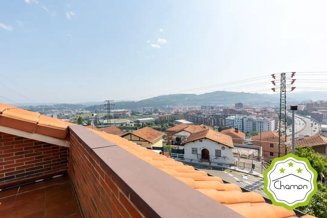 Terrasse von Einfamilien-Reihenhaus zum Verkauf in Barakaldo  mit Heizung, Privatgarten und Terrasse