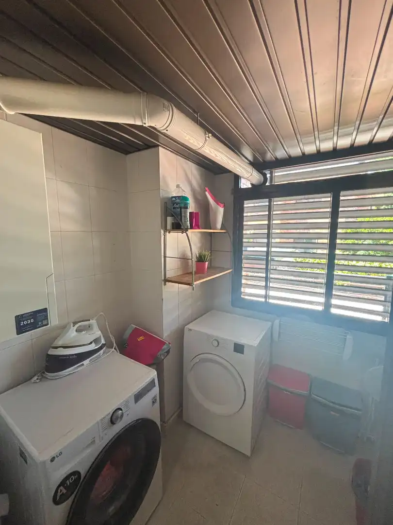 Cocina de Planta baja en venta en Las Rozas de Madrid con Calefacción, Trastero y Piscina comunitaria