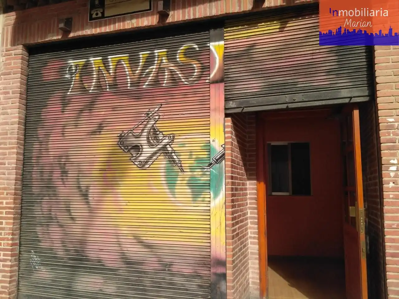 Vista exterior de Local en venda en Aranda de Duero