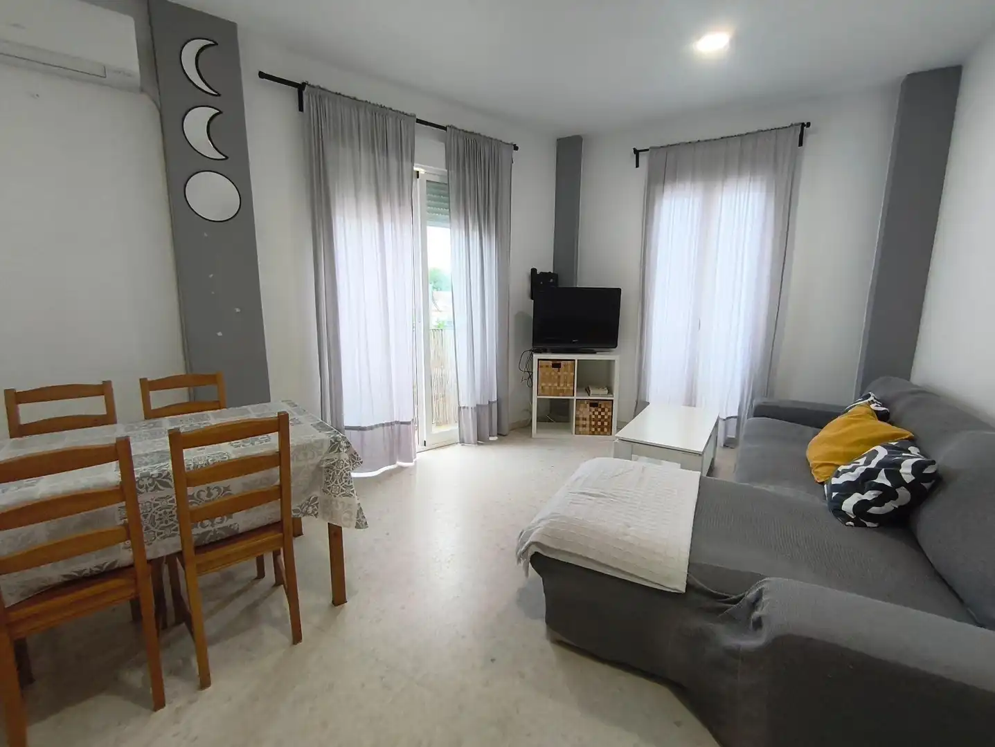 Sala d'estar de Apartament de lloguer en Jerez de la Frontera amb Aire condicionat, Moblat i Balcó