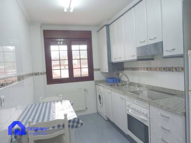 Piso en Alquiler en CALLE HISTORIADOR JUAN URIA  en Milán - Pumarín