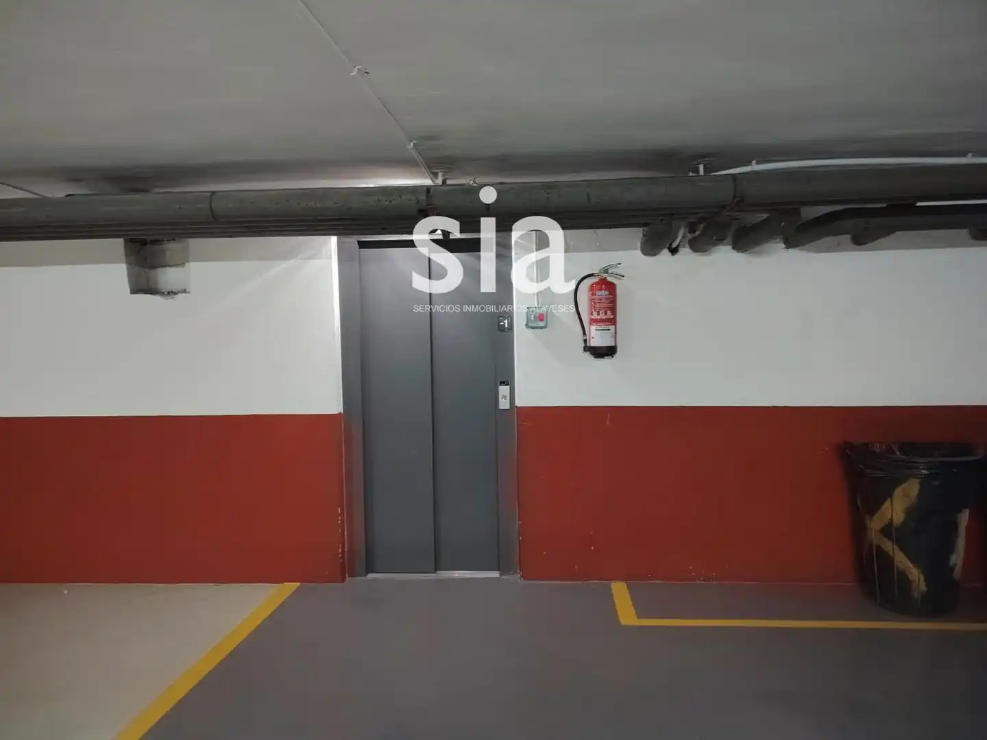 Parkplatz von Wohnung zum Verkauf in Vitoria - Gasteiz mit Heizung, Abstellraum und Möbliert
