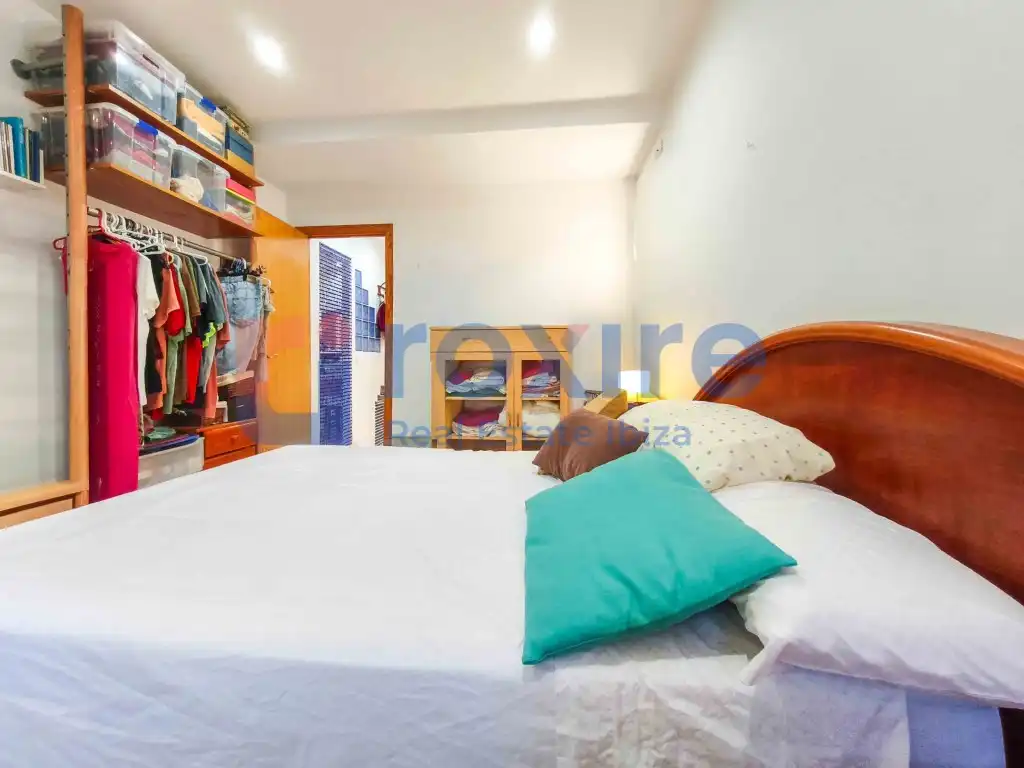 Habitación de Planta baja en venta en Sant Josep de sa Talaia con Jardín privado, Terraza y Piscina comunitaria