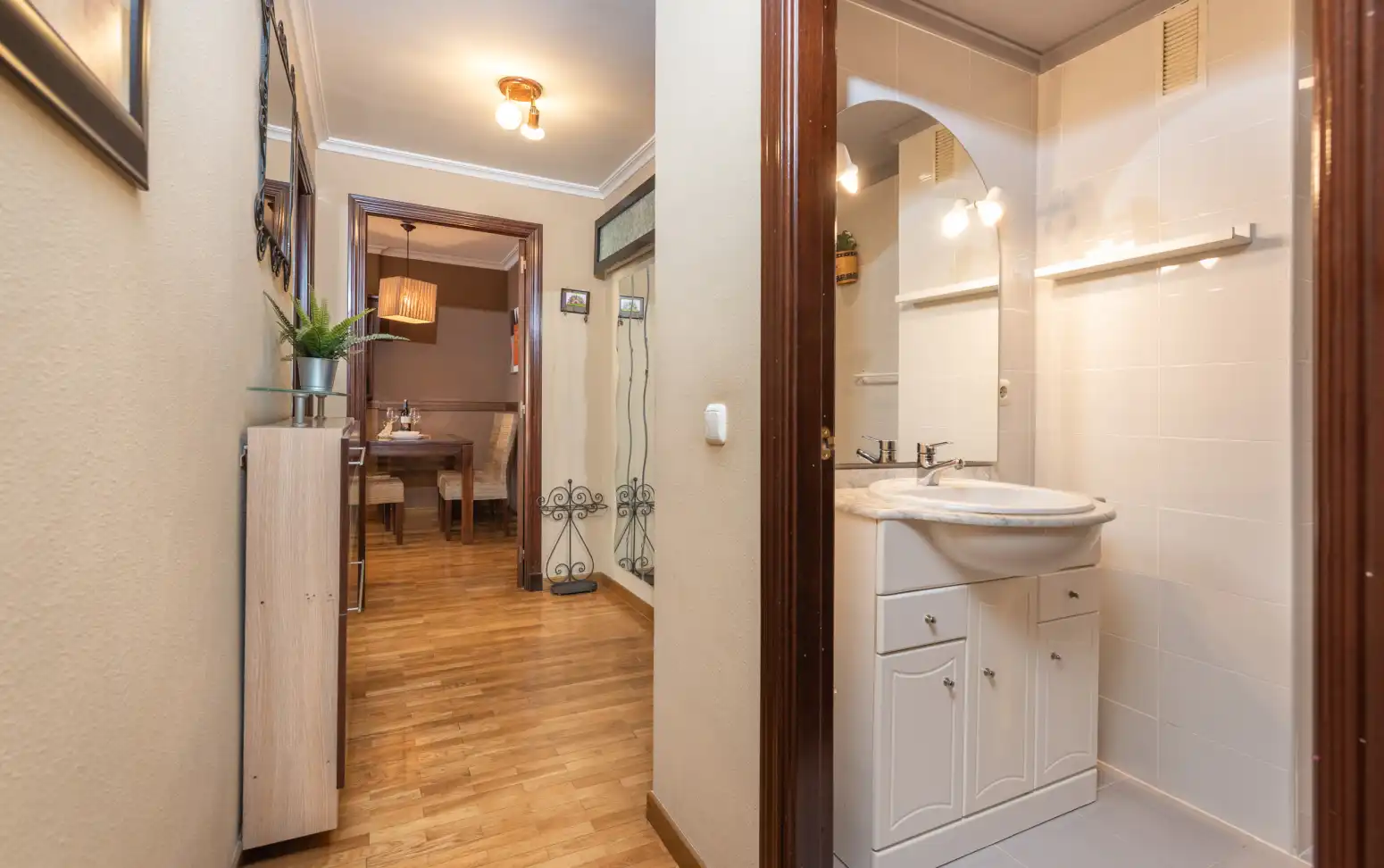 Baño de Piso en venta en Oviedo  con Calefacción, Parquet y Trastero