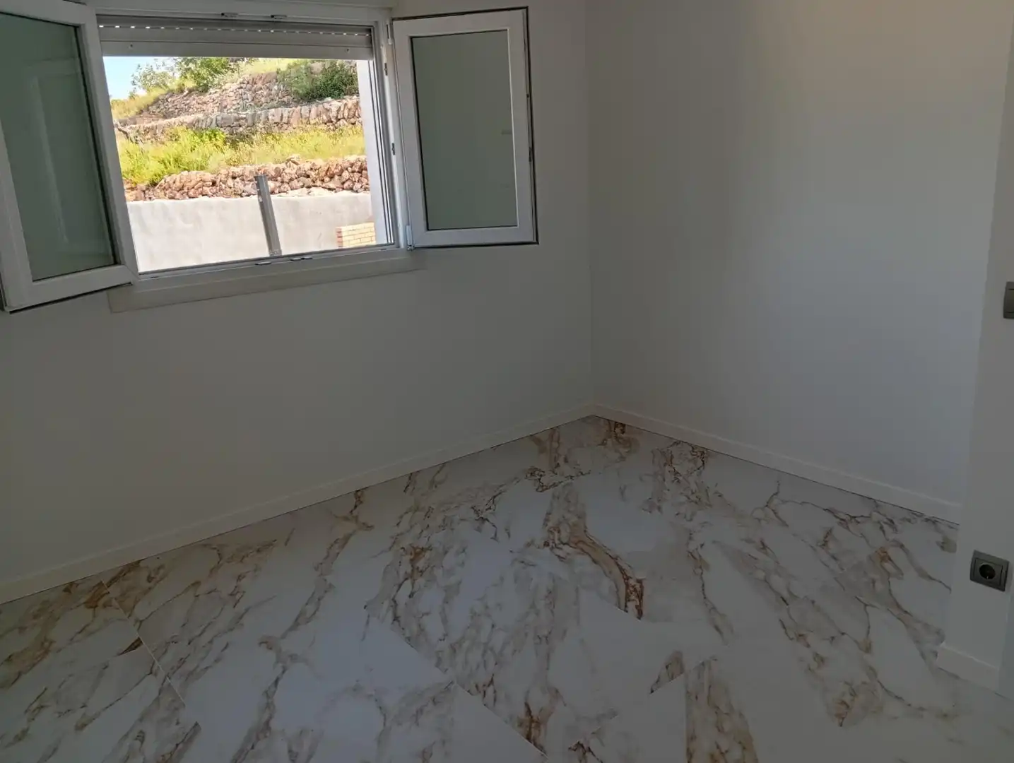 Bedroom of Country homes for sale in Tortosa  with Air Conditioner, Private garden and Storage room