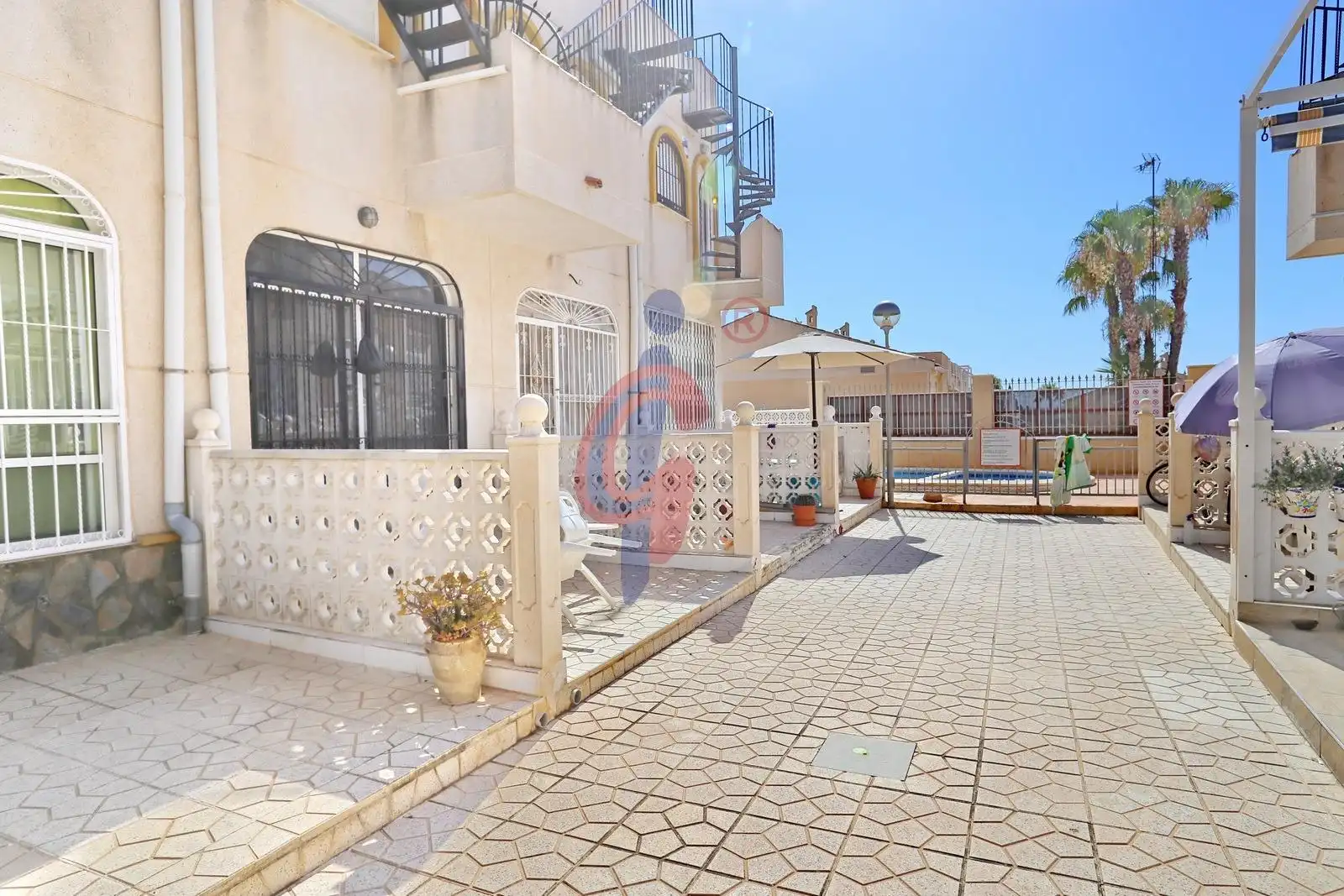 Terrassa de Casa adosada en venda en Guardamar del Segura amb Jardí privat, Terrassa i Moblat