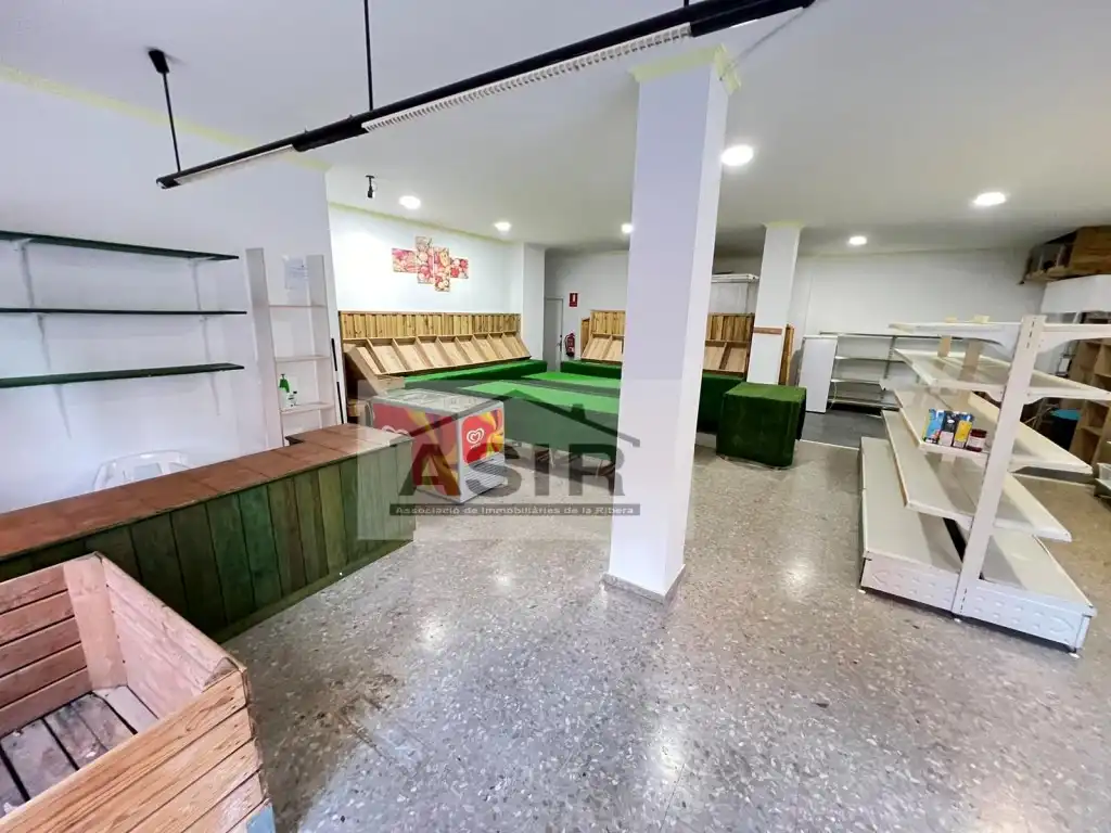 Local en venta en Alzira