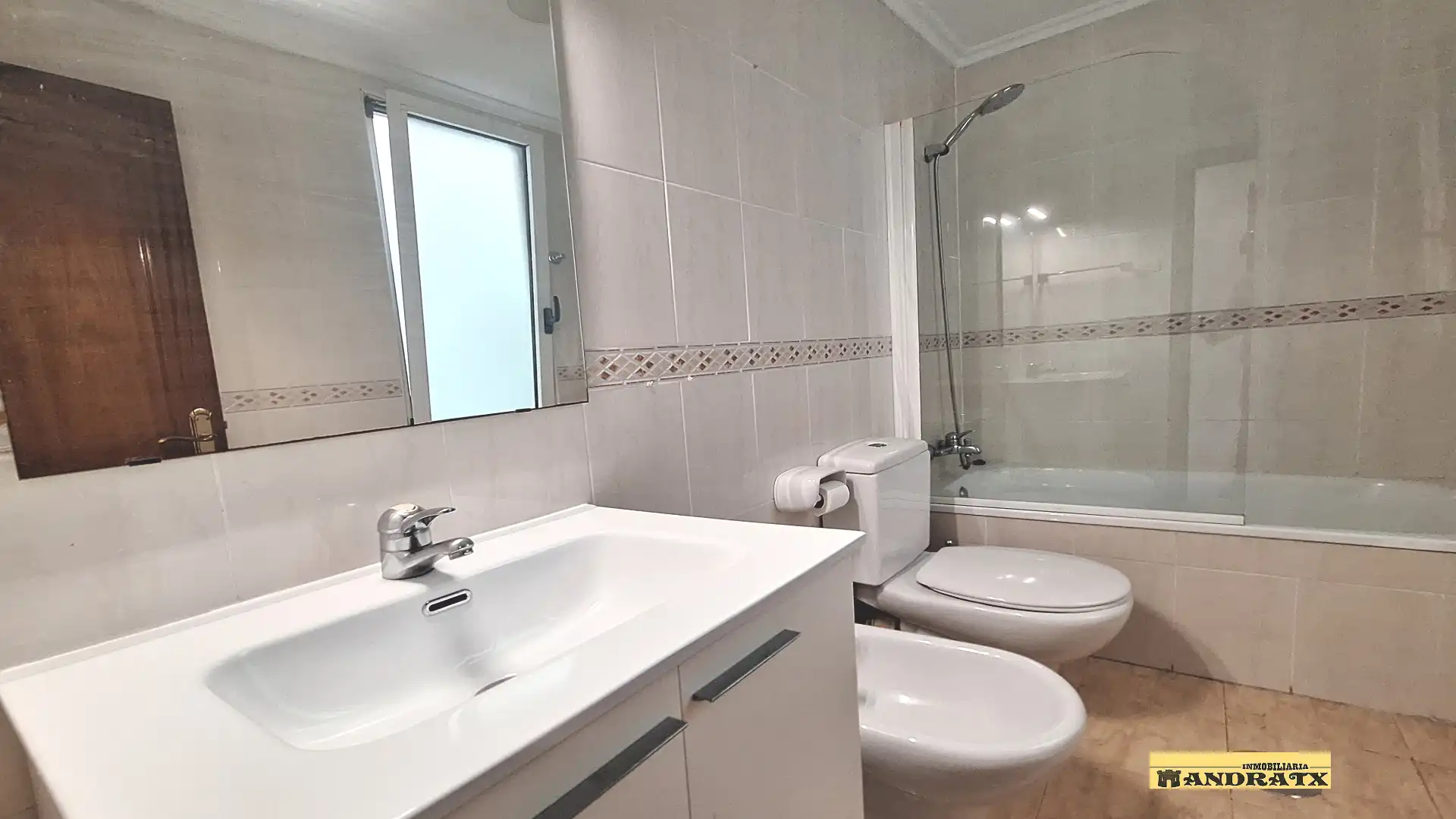 Badezimmer von Wohnung zum Verkauf in Ferrol mit Heizung, Möbliert und Balkon
