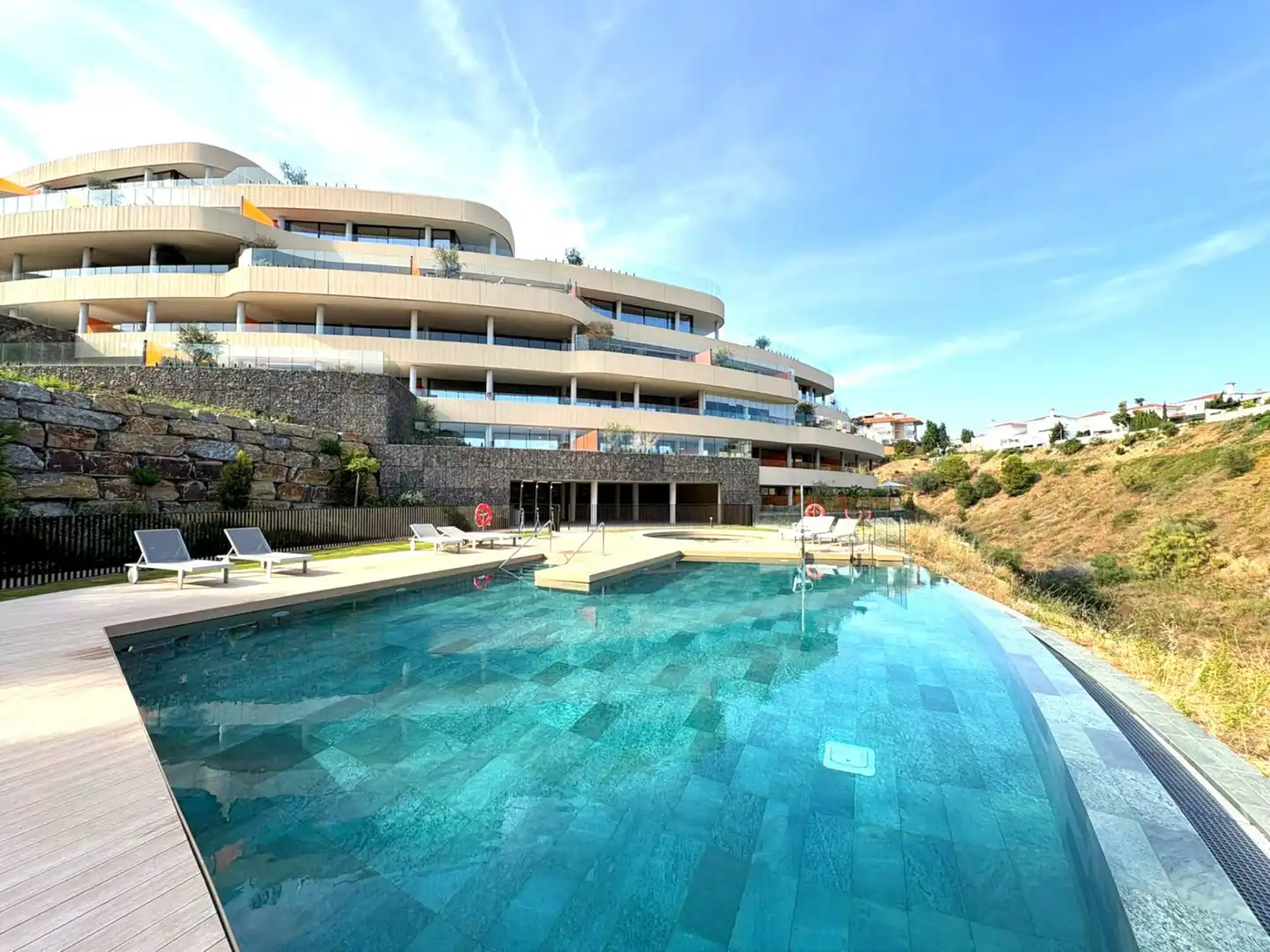 Piscina de Apartament en venda en Fuengirola amb Aire condicionat, Terrassa i Traster