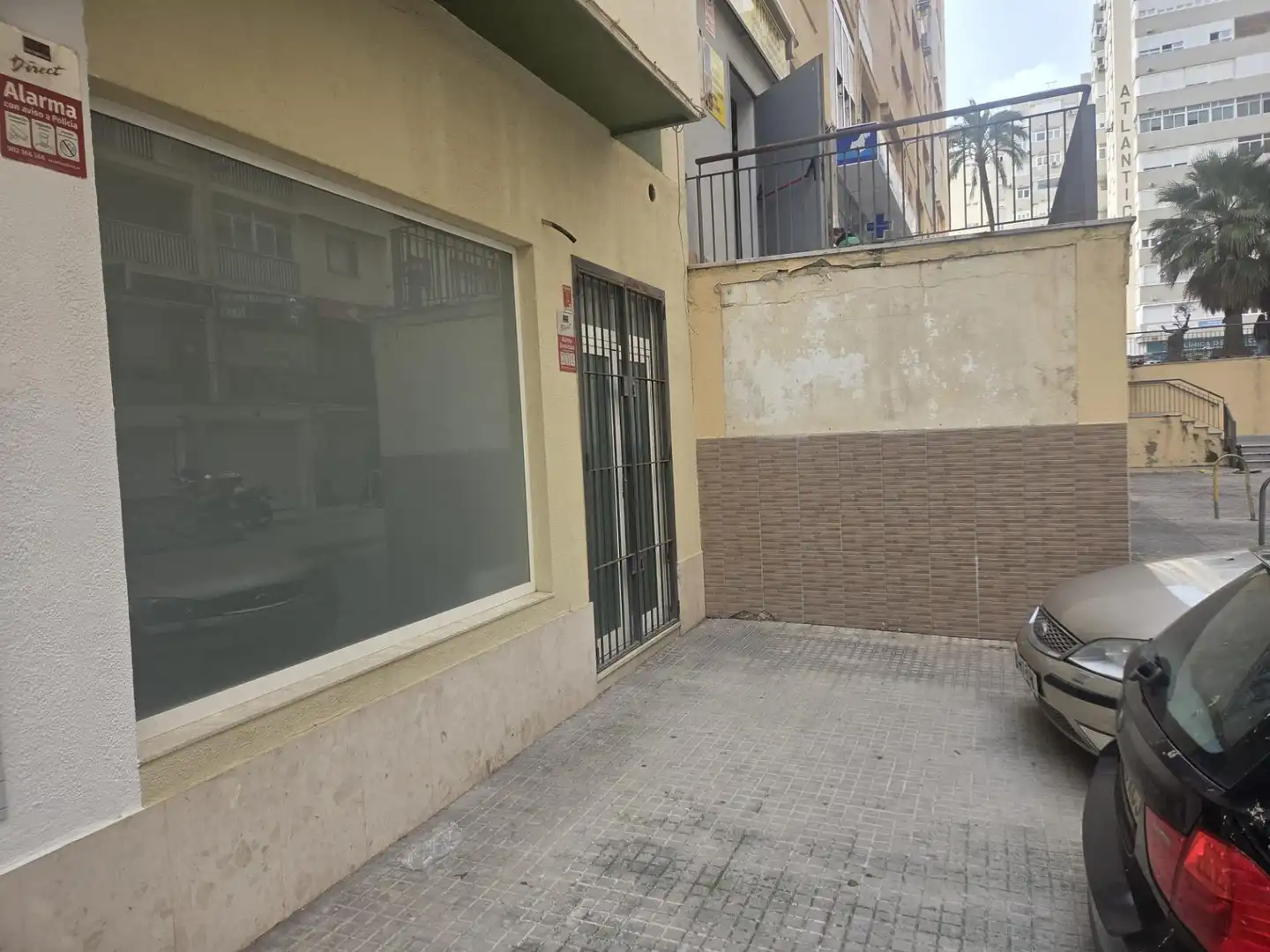 Vista exterior de Local en venta en Cádiz