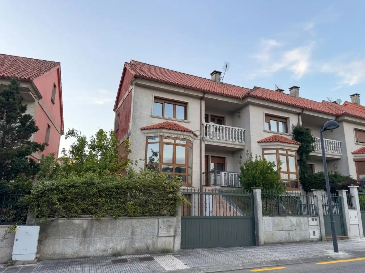 Habitatge amb jardí en venda a RUA OS ANXOS, imagen 2