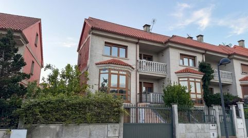 Foto 2 de Casa adosada en venta en Rua Os Anxos, O Carril, Vilagarcía de Arousa