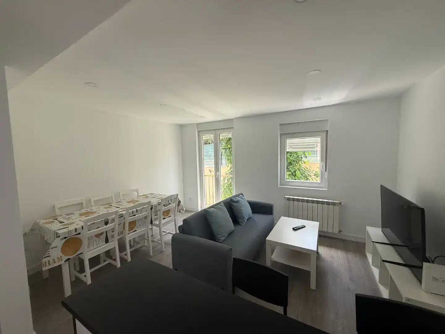 Wohnzimmer von Haus oder Chalet zur Miete in Santander mit Privatgarten, Möbliert und Ofen