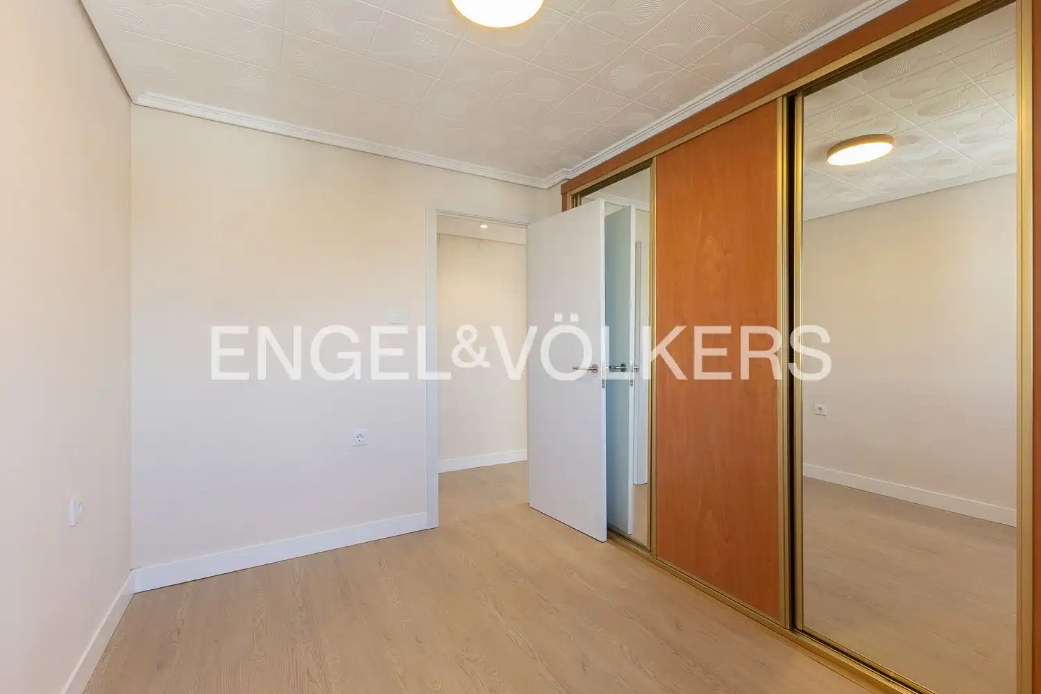 Habitación de Piso de alquiler en Valencia con Aire acondicionado y Calefacción