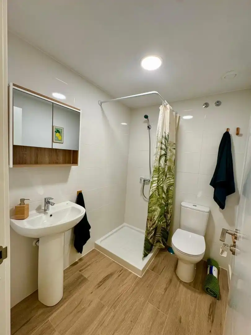 Baño de Piso en venta en Benidorm con Calefacción, Amueblado y Balcón