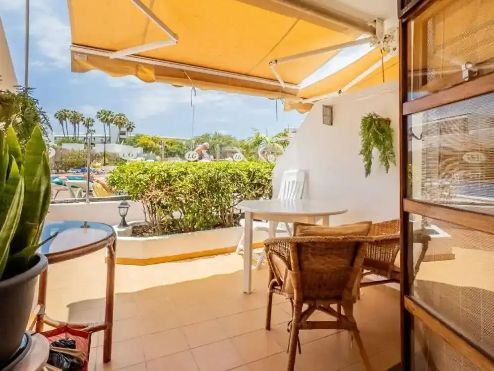 Terrassa de Apartament de lloguer en Adeje amb Aire condicionat, Piscina i Moblat