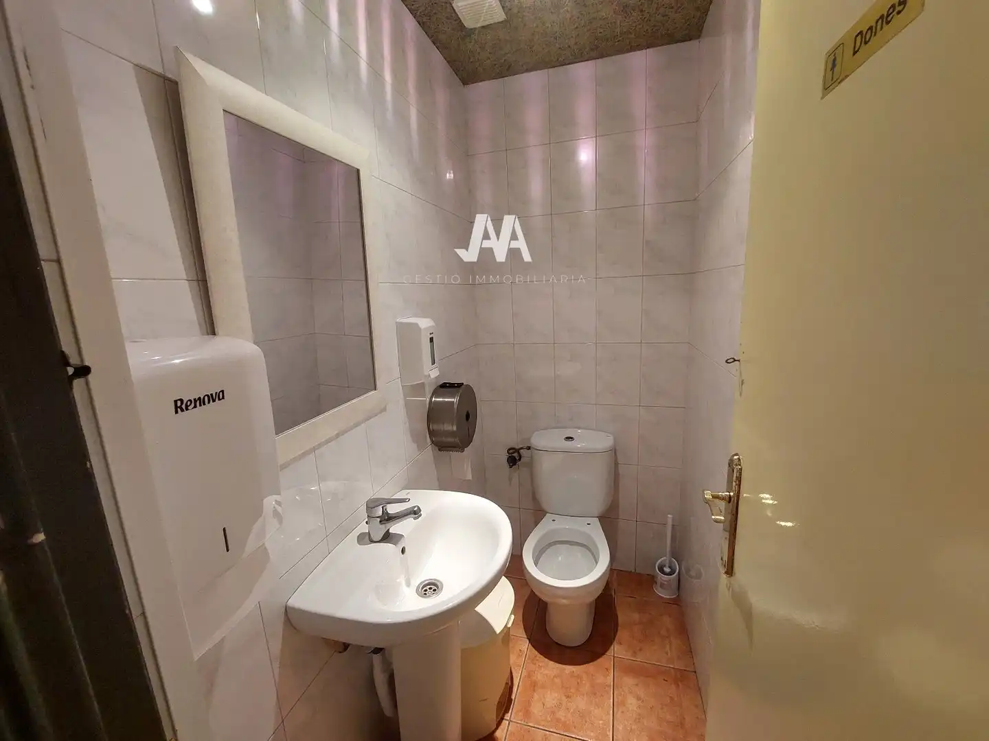 Local comercial en venda a Llevant, imagen 8