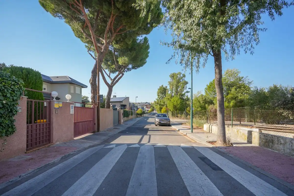 Vista exterior de Casa adosada en venta en Pozuelo de Alarcón con Aire acondicionado, Calefacción y Jardín privado