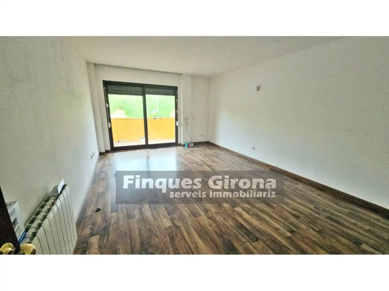 Sala d'estar de Pis en venda en Girona amb Calefacció, Parquet i Balcó